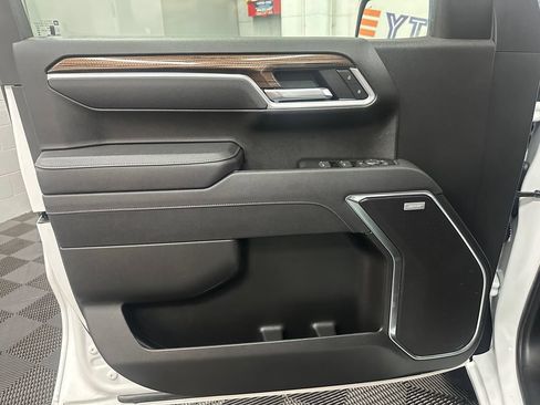 Used 2025 Chevrolet Silverado 1500 RST AWD/4WD image 17