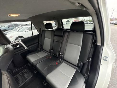 Used 2021 Toyota 4Runner SR5 Premium image 22