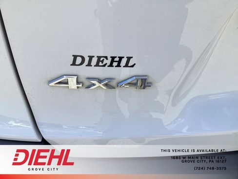 Used 2022 Jeep Cherokee Latitude Lux w/ Sun & Sound Group AWD/4WD image 12