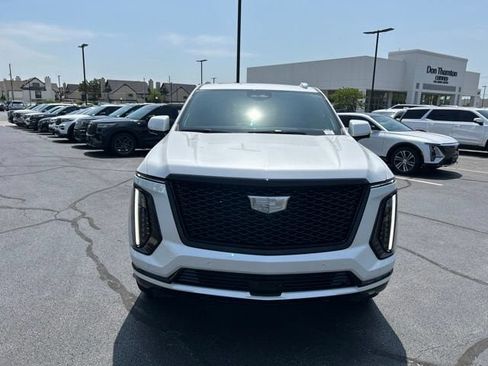 Certified 2025 Cadillac Escalade Sport Platinum w/ LPO, ONYX Package AWD/4WD image 3