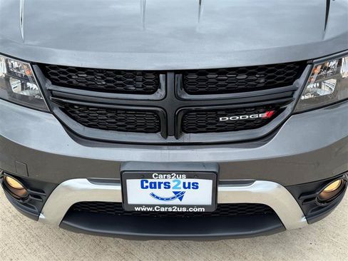 Used 2019 Dodge Journey Crossroad w/ Nav & Sun Group FWD image 13
