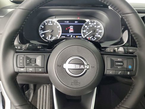 New 2025 Nissan Pathfinder SL image 24