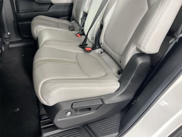 Used 2025 Honda Pilot EX-L image 15