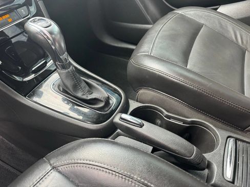 Used 2020 Buick Encore Essence AWD/4WD image 27