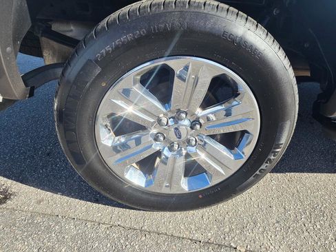 Used 2018 Ford F150 Lariat w/ Equipment Group 502A Luxury image 22