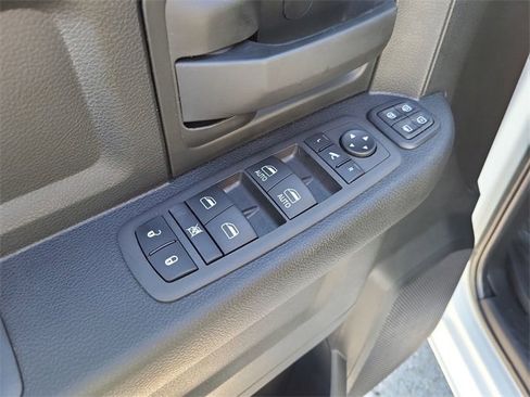 Used 2024 RAM 2500 Tradesman w/ Chrome Appearance Group image 15