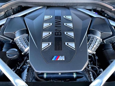 Used 2025 BMW X7 M60i image 32