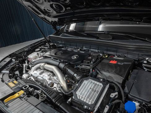 Certified 2025 Mercedes-Benz GLB 250 image 31