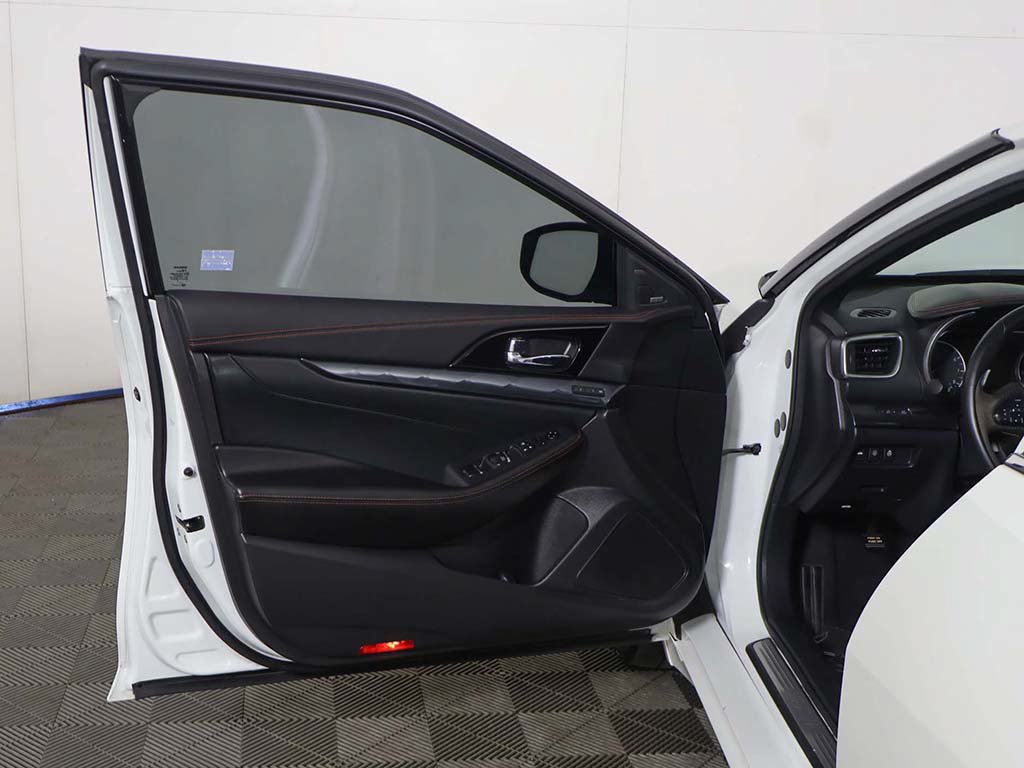 Used 2023 Nissan Maxima SR w/ Sport Mat Group FWD image 23