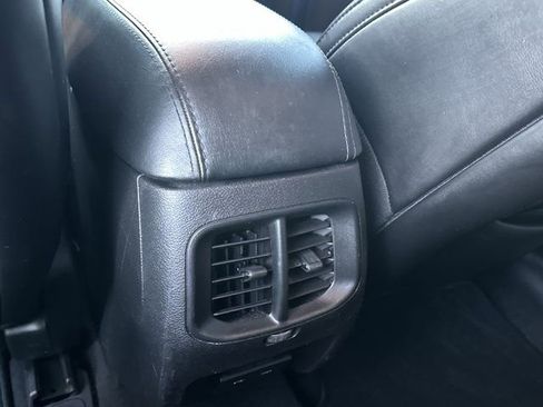 Used 2019 Jeep Cherokee Latitude Plus image 26