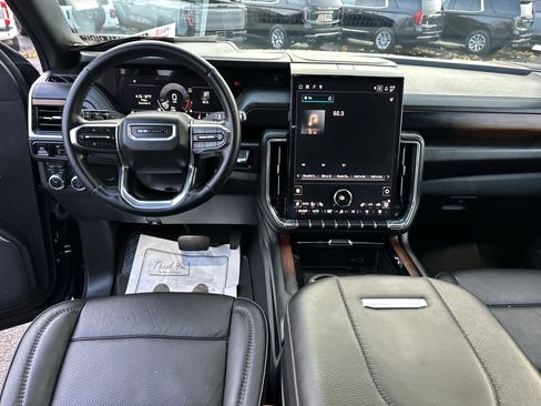 Certified 2025 GMC Yukon Denali image 13
