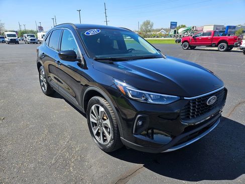 Used 2025 Ford Escape Platinum AWD/4WD image 4
