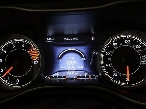 Used 2022 Jeep Cherokee Trailhawk w/ Comfort/Convenience Group AWD/4WD image 17