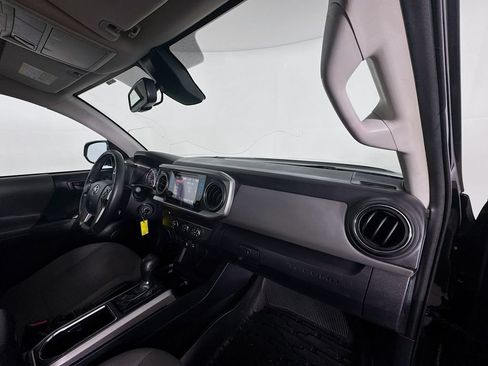 Used 2019 Toyota Tacoma SR5 RWD image 28