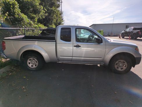 Used 2019 Nissan Frontier S RWD image 5