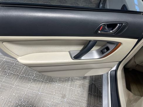 Used 2005 Subaru Outback 2.5i image 24