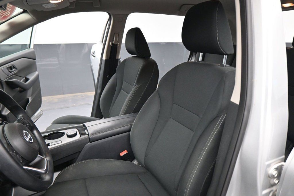 Used 2024 Nissan Rogue S AWD/4WD image 10