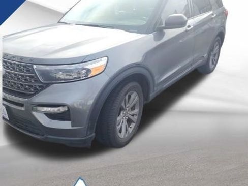 Used 2022 Ford Explorer XLT w/ Equipment Group 202A image 1