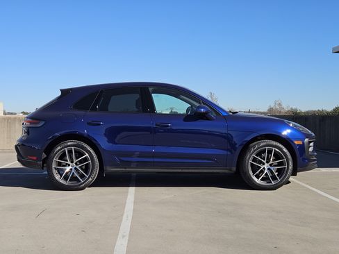Certified 2025 Porsche Macan image 9