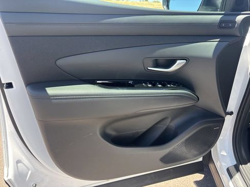 Used 2025 Hyundai Tucson Limited AWD/4WD image 12