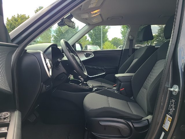 Used 2024 Kia Soul LX w/ LX Technology Package FWD image 13