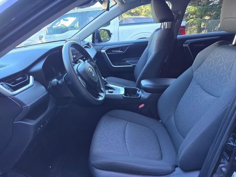 Used 2024 Toyota RAV4 AWD Hybrid image 9