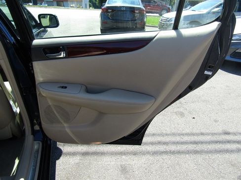 Used 2004 Lexus ES 330 FWD image 17