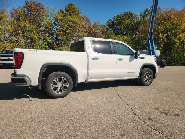 Used 2026 GMC Sierra 1500 SLT AWD/4WD image 11