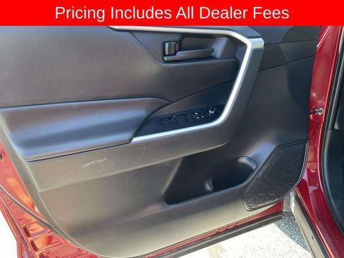 Used 2022 Toyota RAV4 LE FWD image 18