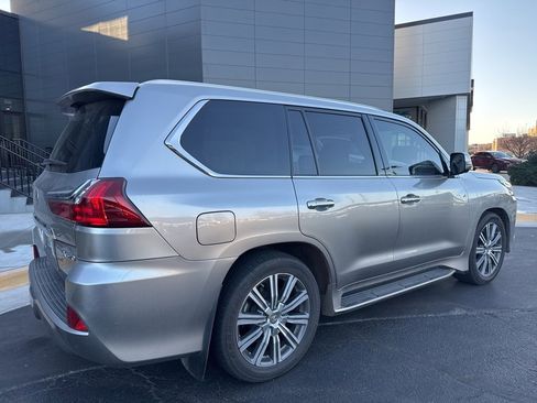 Used 2016 Lexus LX 570 4WD image 4