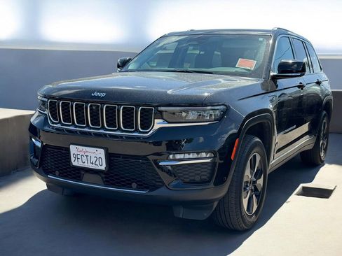 Certified 2022 Jeep Grand Cherokee Limited 4xe w/ Luxury Tech Group II AWD/4WD image 12