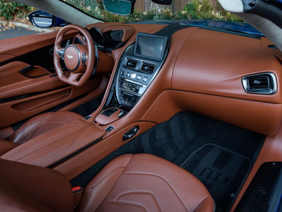 Used 2020 Aston Martin DBS Superleggera Volante RWD image 15