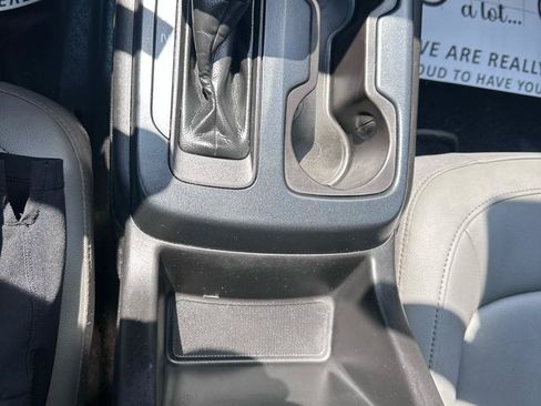 Used 2019 Chevrolet Colorado W/T AWD/4WD image 32