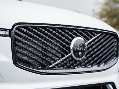 New 2026 Volvo XC60 B5 Plus w/ Protection Package Premier image 11