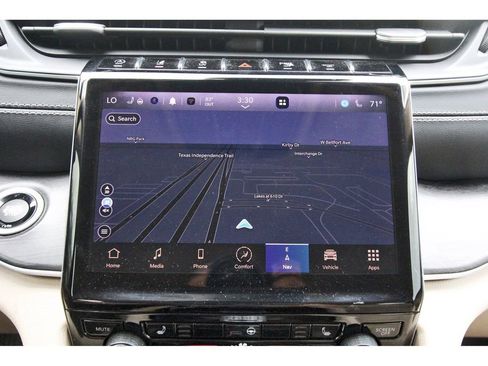 Used 2022 Jeep Grand Cherokee Limited image 26