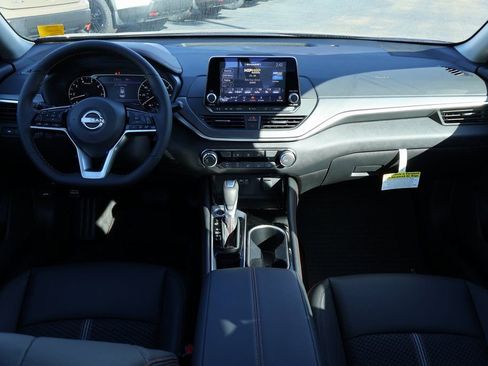 New 2025 Nissan Altima 2.5 SR image 6