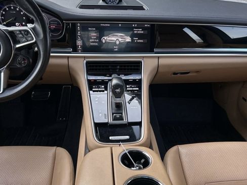 Used 2018 Porsche Panamera 4 image 15