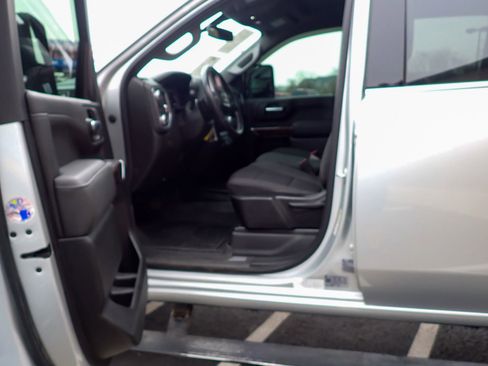 Used 2022 GMC Sierra 3500 SLE w/ Remote Start Package image 14