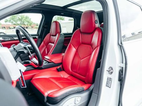 Used 2016 Porsche Cayenne S AWD/4WD image 5