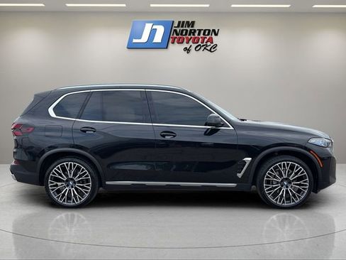 Used 2024 BMW X5 xDrive40i w/ Premium Package image 4