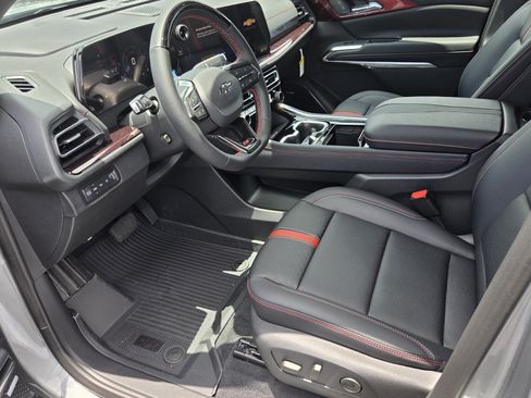 New 2026 Chevrolet Traverse RS w/ LPO, Floor Liner Package AWD/4WD image 5