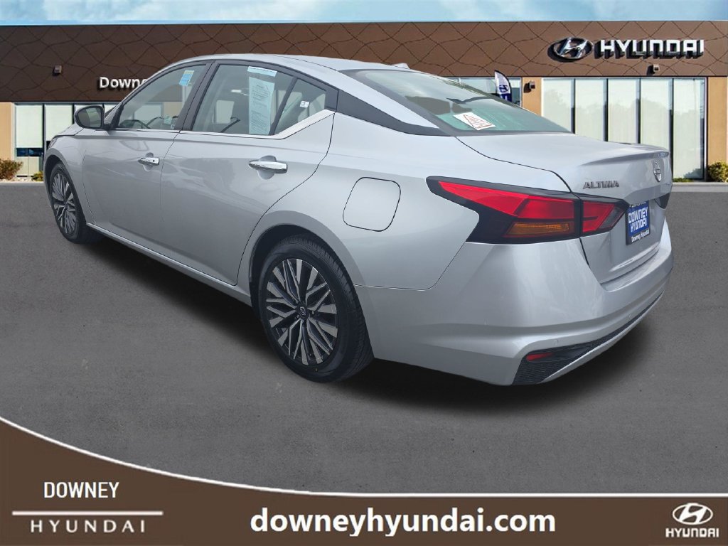 Used 2023 Nissan Altima 2.5 SV FWD image 3