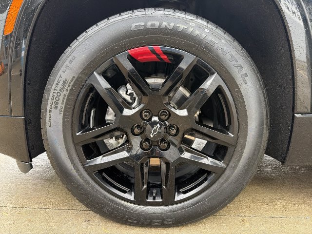 Used 2023 Chevrolet Traverse Premier w/ Redline Edition AWD/4WD image 19