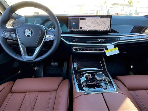 Used 2026 BMW X5 xDrive40i w/ Climate Comfort Package image 16