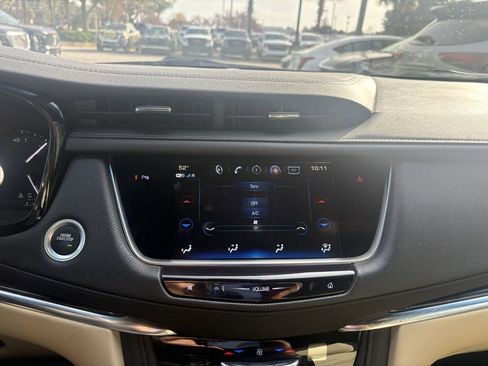 Used 2019 Cadillac XT5 FWD image 28