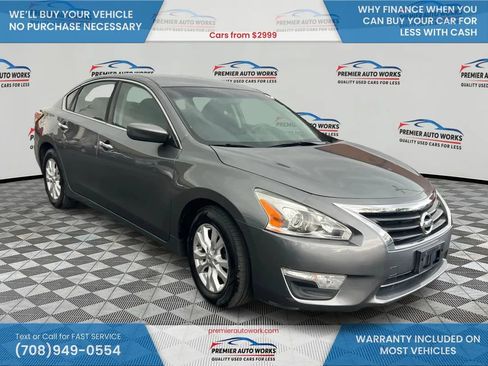 Used 2014 Nissan Altima 2.5 S w/ Sport Value Package FWD image 3