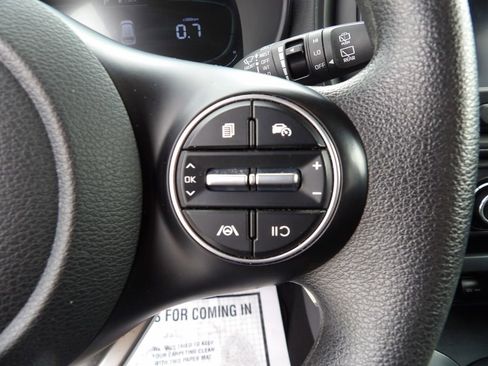 Used 2024 Kia Soul LX w/ Option Group 015 FWD image 17