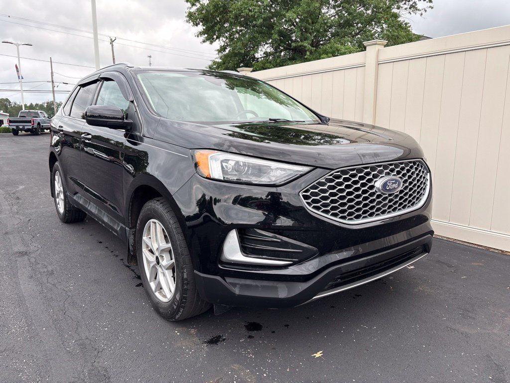 Used 2023 Ford Edge SEL AWD/4WD image 2