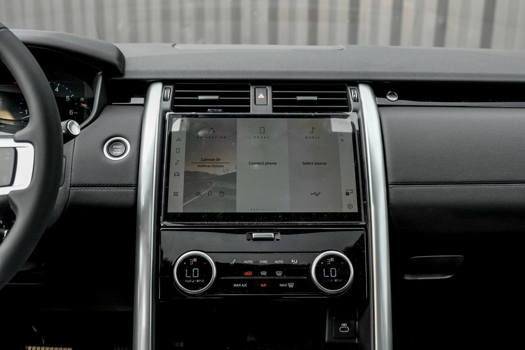Used 2025 Land Rover Discovery S AWD/4WD image 19