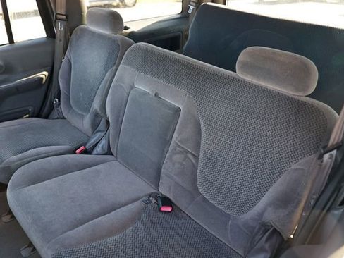 Used 2002 Ford Expedition XLT image 11